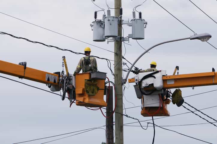 Schools may not reopen as ESB battles to restore power to 25,000 in Leinster and Munster Schools may not reopen as ESB battles to restore power to 25,000 in Leinster and Munster