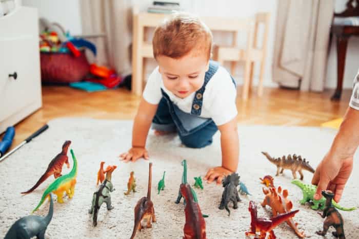Hilarious! Dad accidentally orders a 20 foot dinosaur for his son online Hilarious! Dad accidentally orders a 20 foot dinosaur for his son online