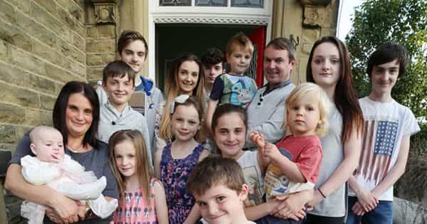 Britain’s biggest family announce they’re having their 21st child Britain’s biggest family announce they’re having their 21st child