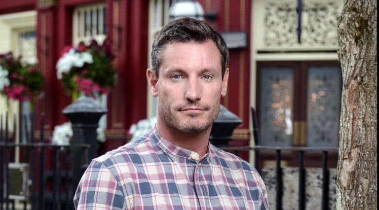 Dean Gaffney’s throwback of his twin daughters is so adorable Dean Gaffney’s throwback of his twin daughters is so adorable