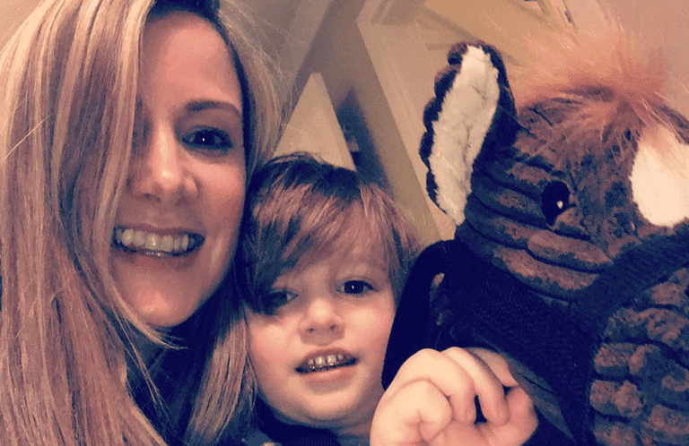 Terminally ill presenter writes beautiful memoir for her two year old son Terminally ill presenter writes beautiful memoir for her two year old son