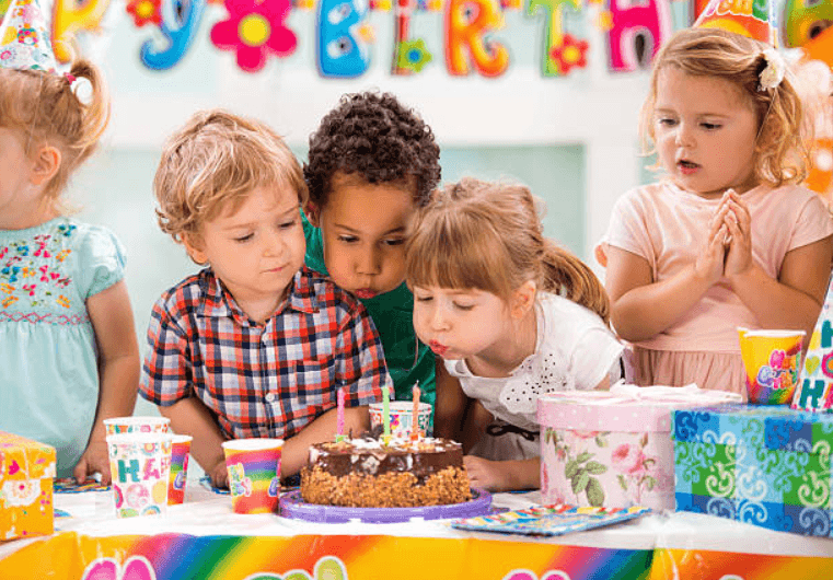 Kids and party invites: when do you know when to go (and when not to)? Kids and party invites: when do you know when to go (and when not to)?