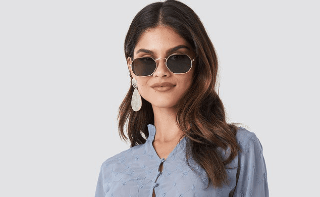 8 tops under €56 that are equally handy to wear to work AND a night out 8 tops under €56 that are equally handy to wear to work AND a night out