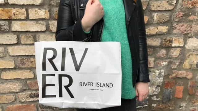 The River Island dress that’s been reduced to €18 comes in two fab colours The River Island dress that’s been reduced to €18 comes in two fab colours