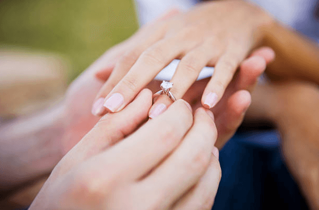 The wedding ring trend that’s becoming very popular with Irish couples The wedding ring trend that’s becoming very popular with Irish couples