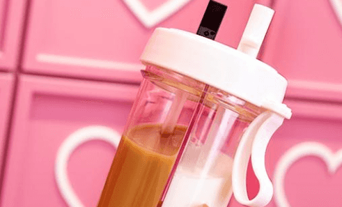 Dual purpose bottles for kids will make family days out so much easier Dual purpose bottles for kids will make family days out so much easier