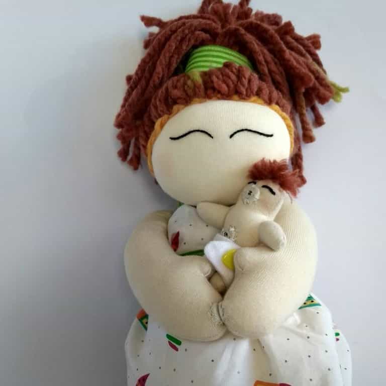 Doula makes educational dolls to explain childbirth to children and they’re brilliant Doula makes educational dolls to explain childbirth to children and they’re brilliant