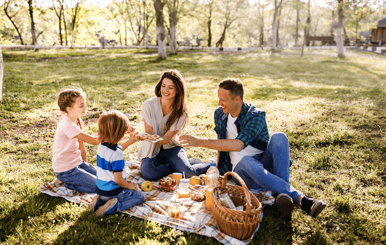 Pack the snacks and rosé – Ireland’s top picnic spots have been revealed Pack the snacks and rosé – Ireland’s top picnic spots have been revealed
