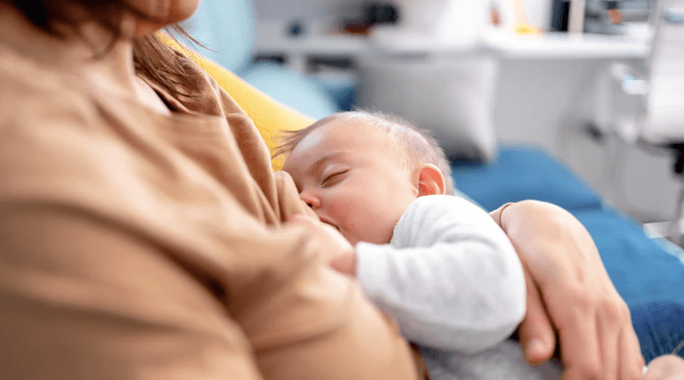 This mum was asked to leave her own mother’s house for breastfeeding This mum was asked to leave her own mother’s house for breastfeeding