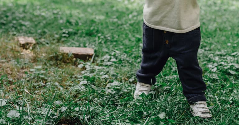 Should I complain to my son’s nursery for discouraging him when he peed in a bush? Should I complain to my son’s nursery for discouraging him when he peed in a bush?