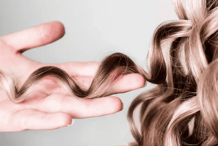 This common mistake might be why you can’t get your hair to hold curls This common mistake might be why you can’t get your hair to hold curls
