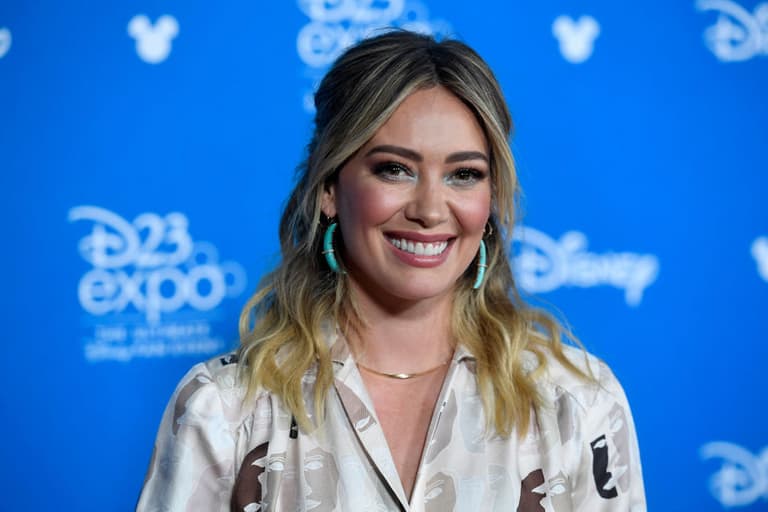 Hilary Duff hits back at abuse after letting toddler in car without a car seat Hilary Duff hits back at abuse after letting toddler in car without a car seat