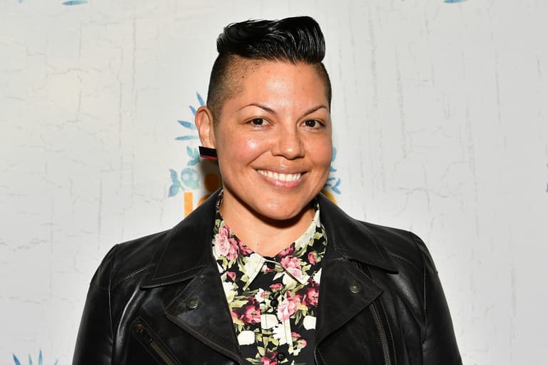 Sara Ramírez opens up about receiving “hate” for playing Che in And Just Like That… Sara Ramírez opens up about receiving “hate” for playing Che in And Just Like That…