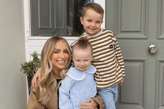 Rosie Connolly rocks pink dress as she celebrates son’s Holy Communion Rosie Connolly rocks pink dress as she celebrates son’s Holy Communion