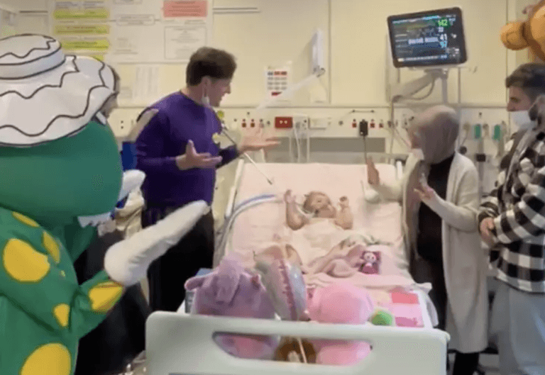 The Wiggles visit terminally ill girl the day before she passes The Wiggles visit terminally ill girl the day before she passes