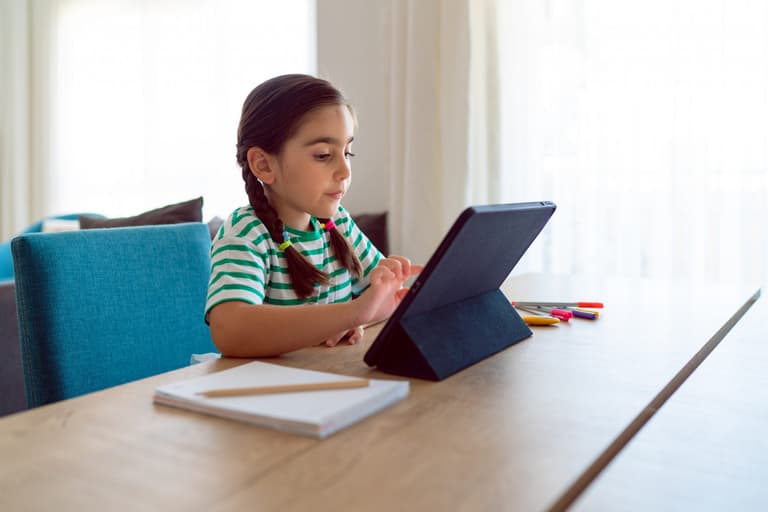 Mum issues urgent warning after spotting worrying message on her child’s Roblox account Mum issues urgent warning after spotting worrying message on her child’s Roblox account