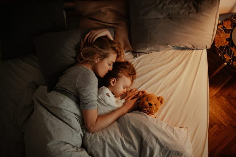 Fading: The expert’s technique to get your child to sleep in their own bed Fading: The expert’s technique to get your child to sleep in their own bed